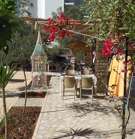 Guest House Solive Himara Kültér fotó
