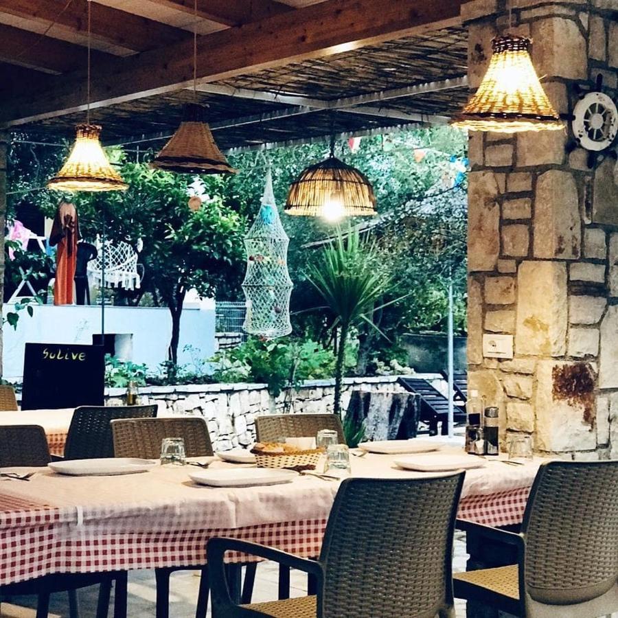 Guest House Solive Himara Kültér fotó