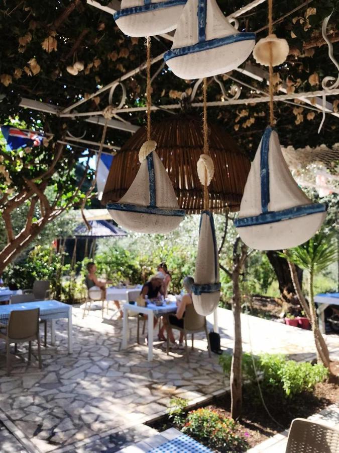 Guest House Solive Himara Kültér fotó