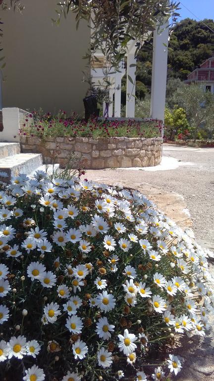 Guest House Solive Himara Kültér fotó