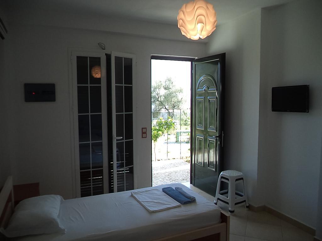 Guest House Solive Himara Kültér fotó